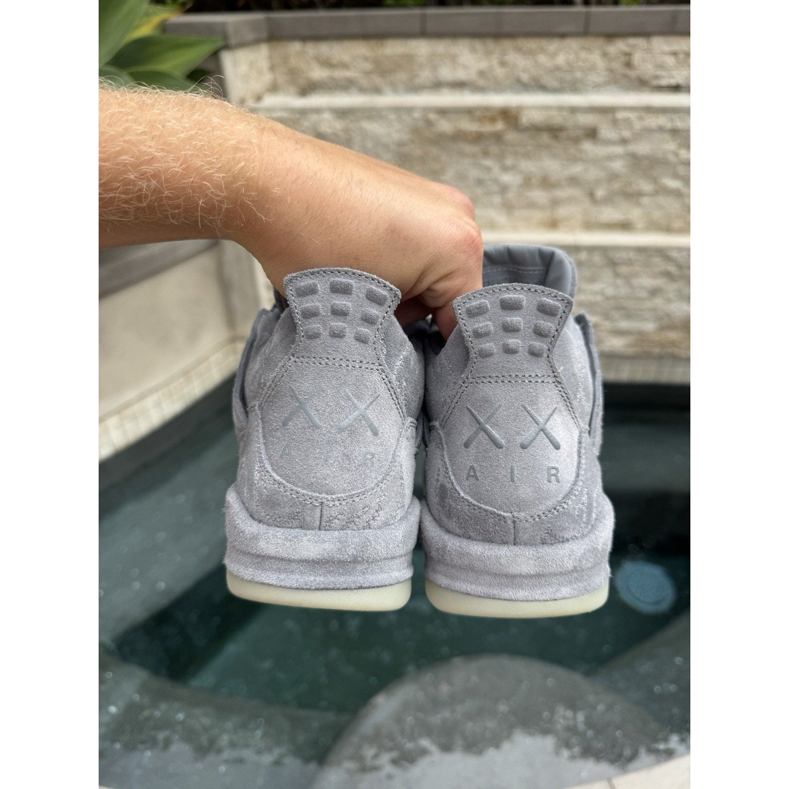Jordan 4 Retro x KAWS Cool Grey 2017 - Size 8.5