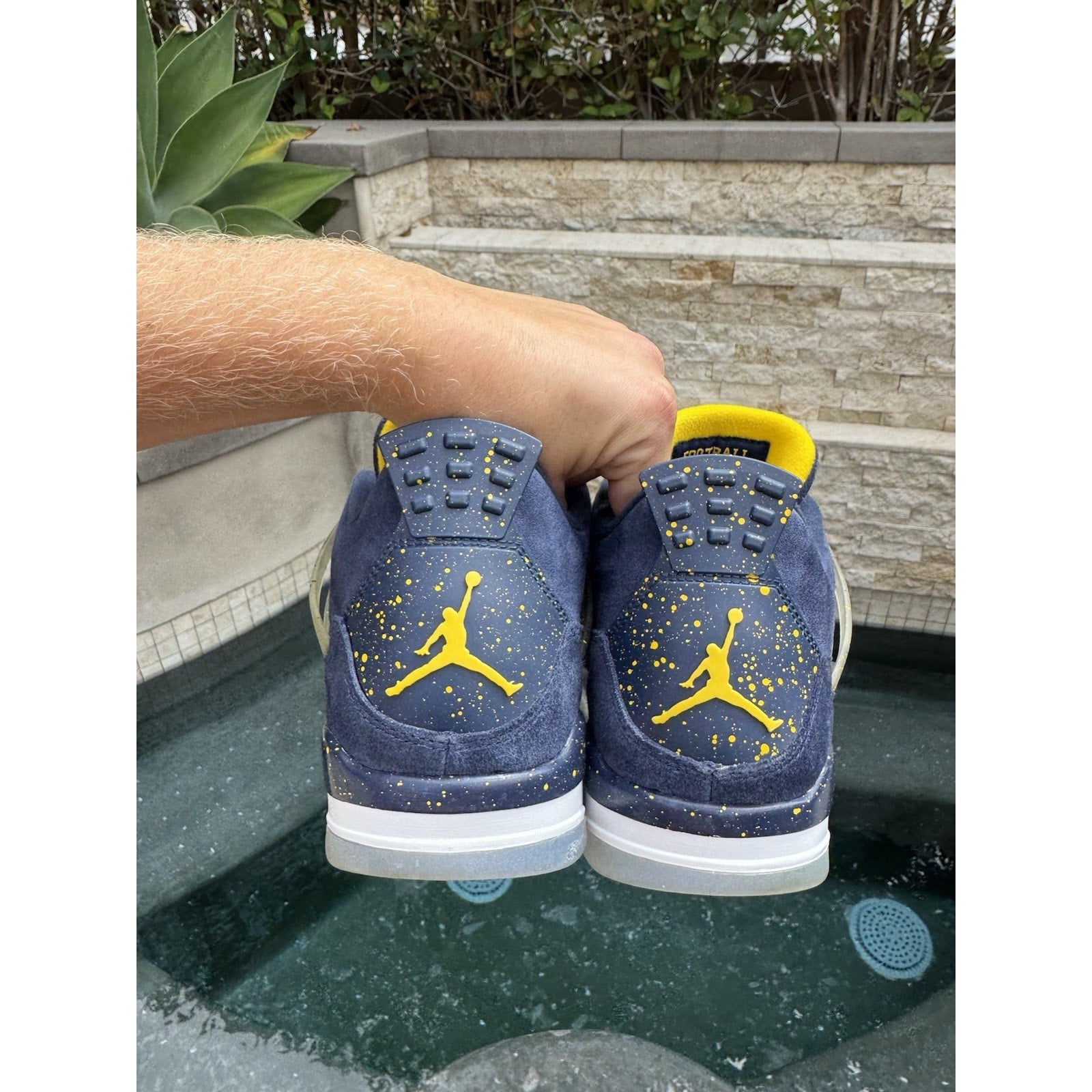 Air Jordan 4 Retro PE Michigan Wolverines - Size 11.5