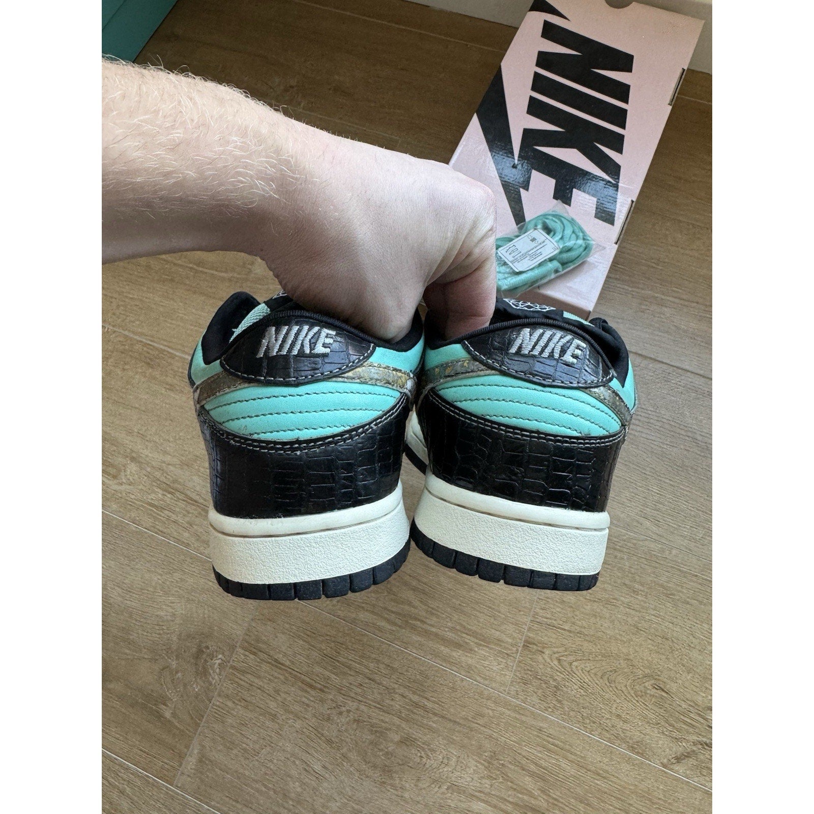Nike SB Dunk Low Pro x Diamond Supply Co. Tiffany - Size 8