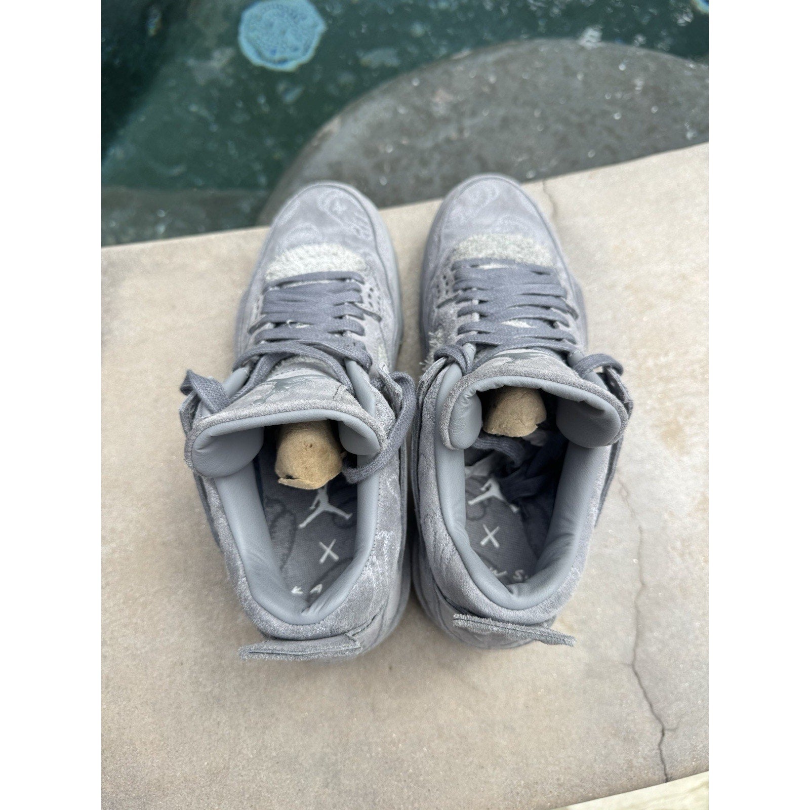 Jordan 4 Retro x KAWS Cool Grey 2017 - Size 8.5