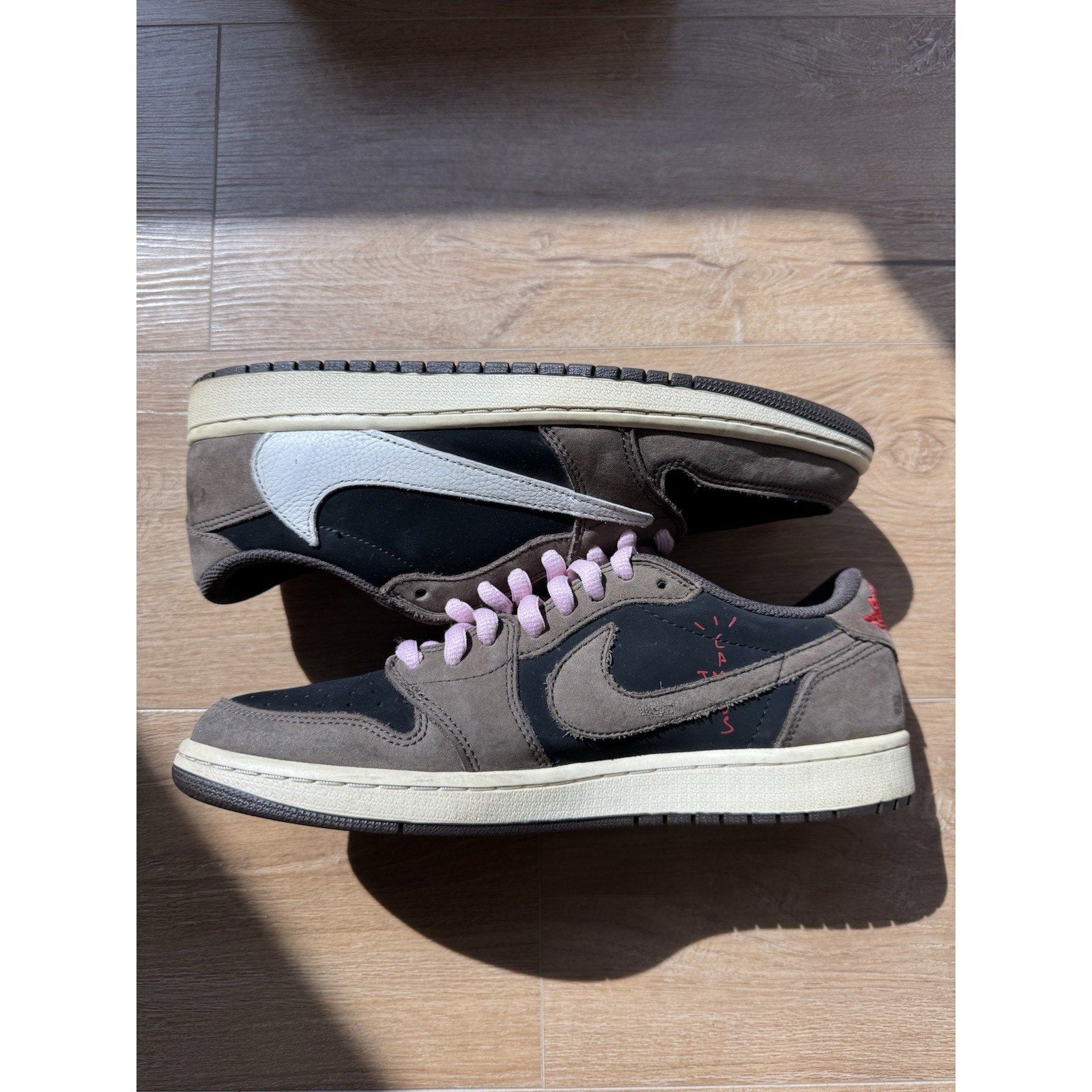 Jordan 1 x Travis Scott Low Mocha - Size 10