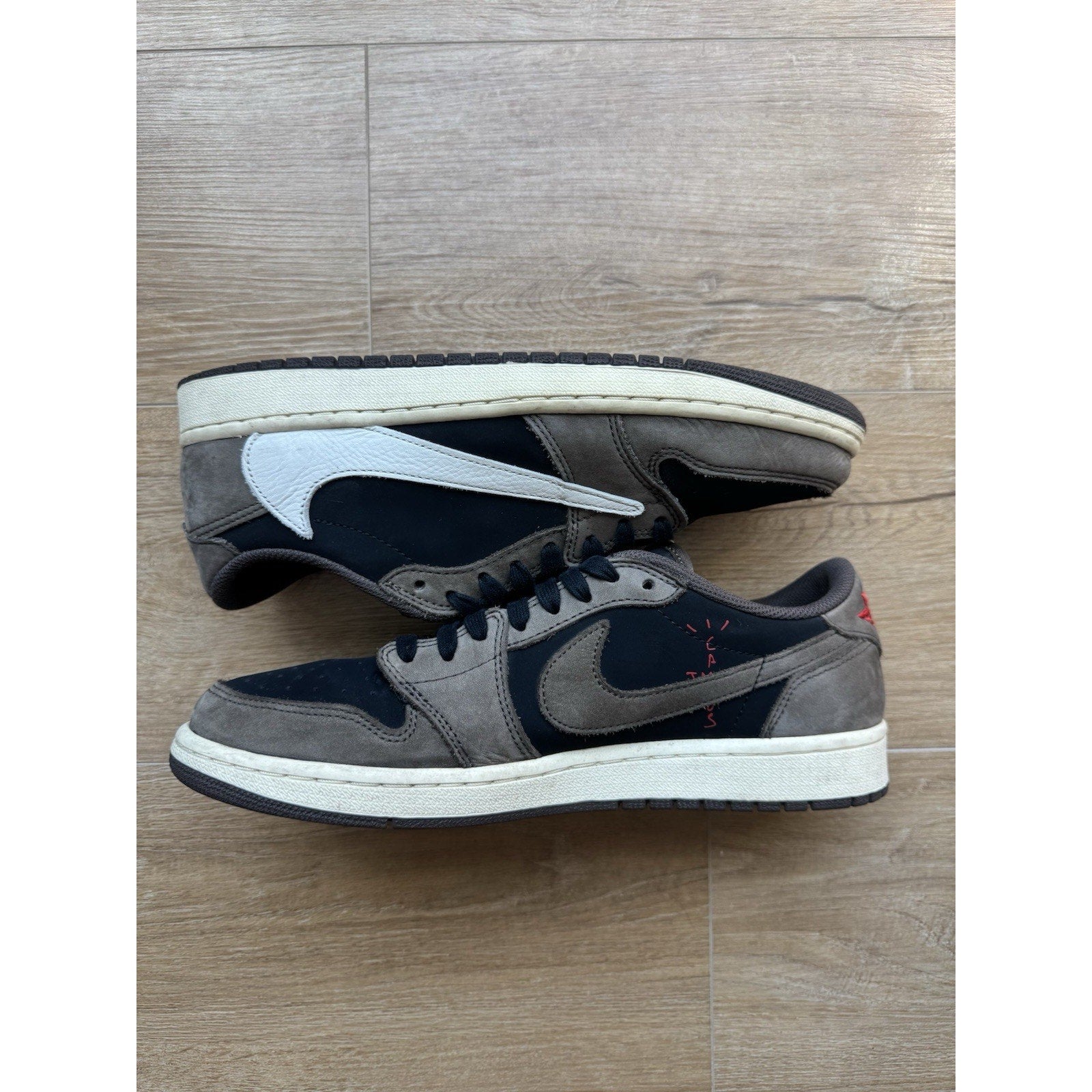 Travis Scott x Air Jordan 1 Retro OG SP Low Velvet Brown - Size 10