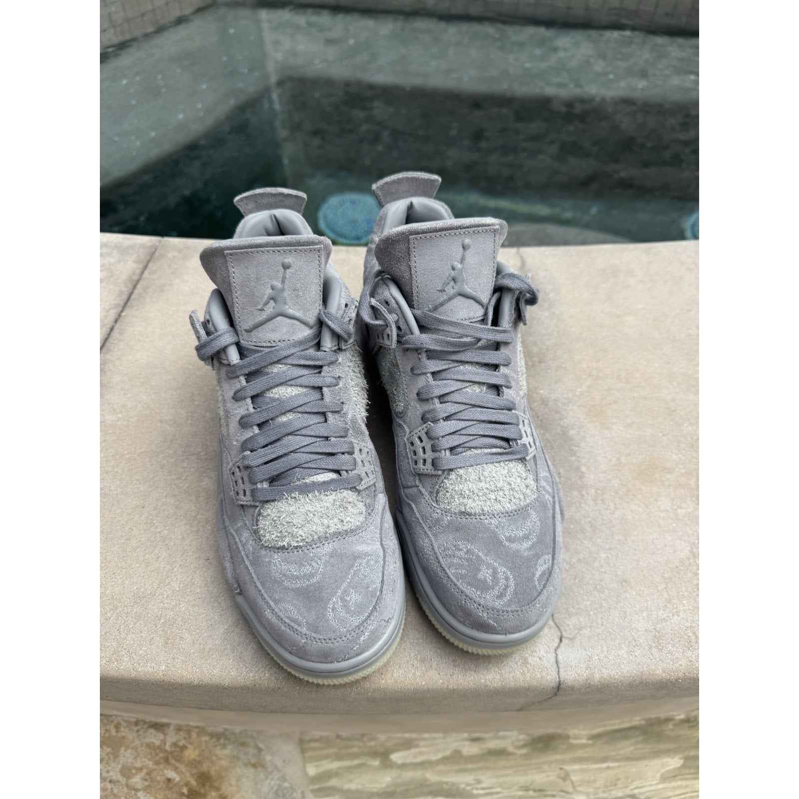 Jordan 4 Retro x KAWS Cool Grey 2017 - Size 8.5