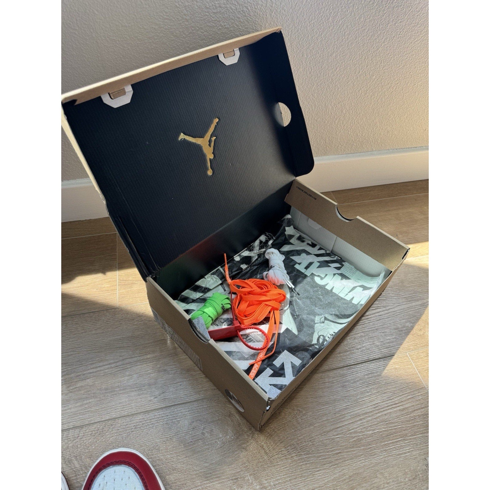 Jordan 1 Retro OG x Off-White High Chicago - Size 11