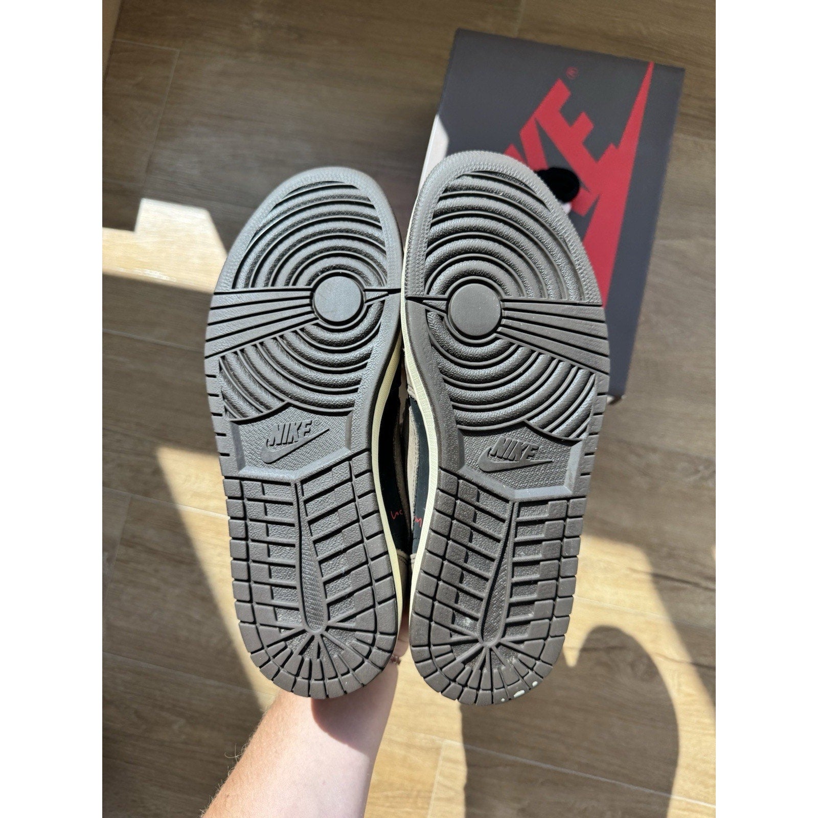 Jordan 1 x Travis Scott Low Mocha - Size 10