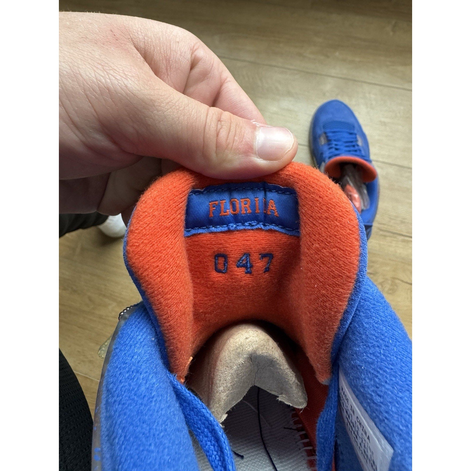 Jordan 4 Retro PE 2018 Florida Gators - Size 11