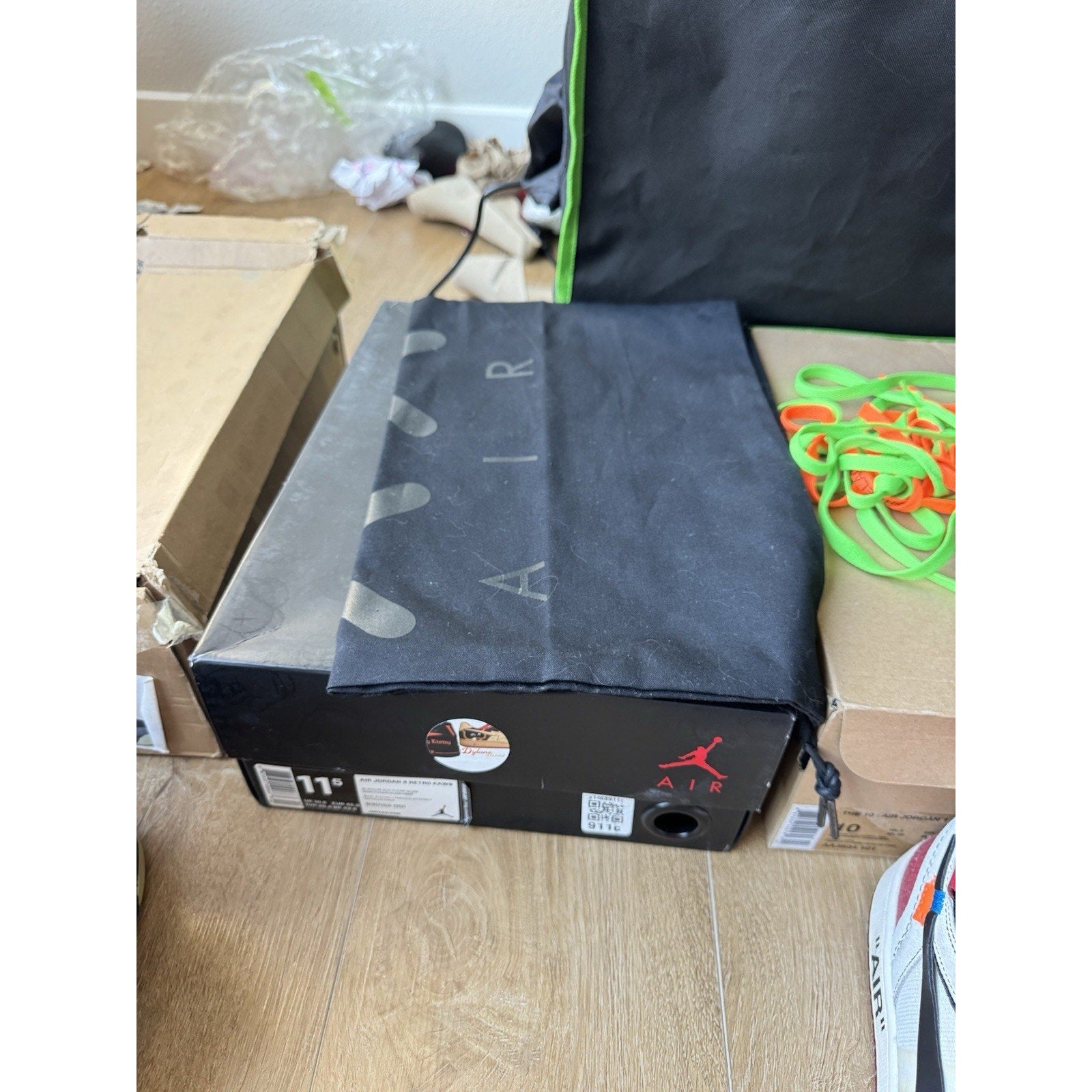 Jordan 4 Retro x KAWS Black 2017 - Size 11.5