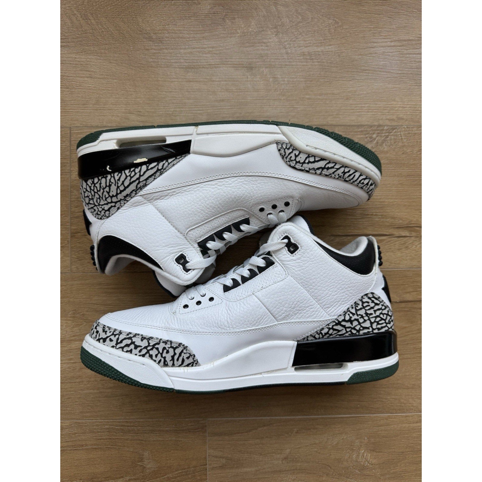 Jordan 3 ‘Oregon’ PE - Size 13 (Midsole Paint Flaws)