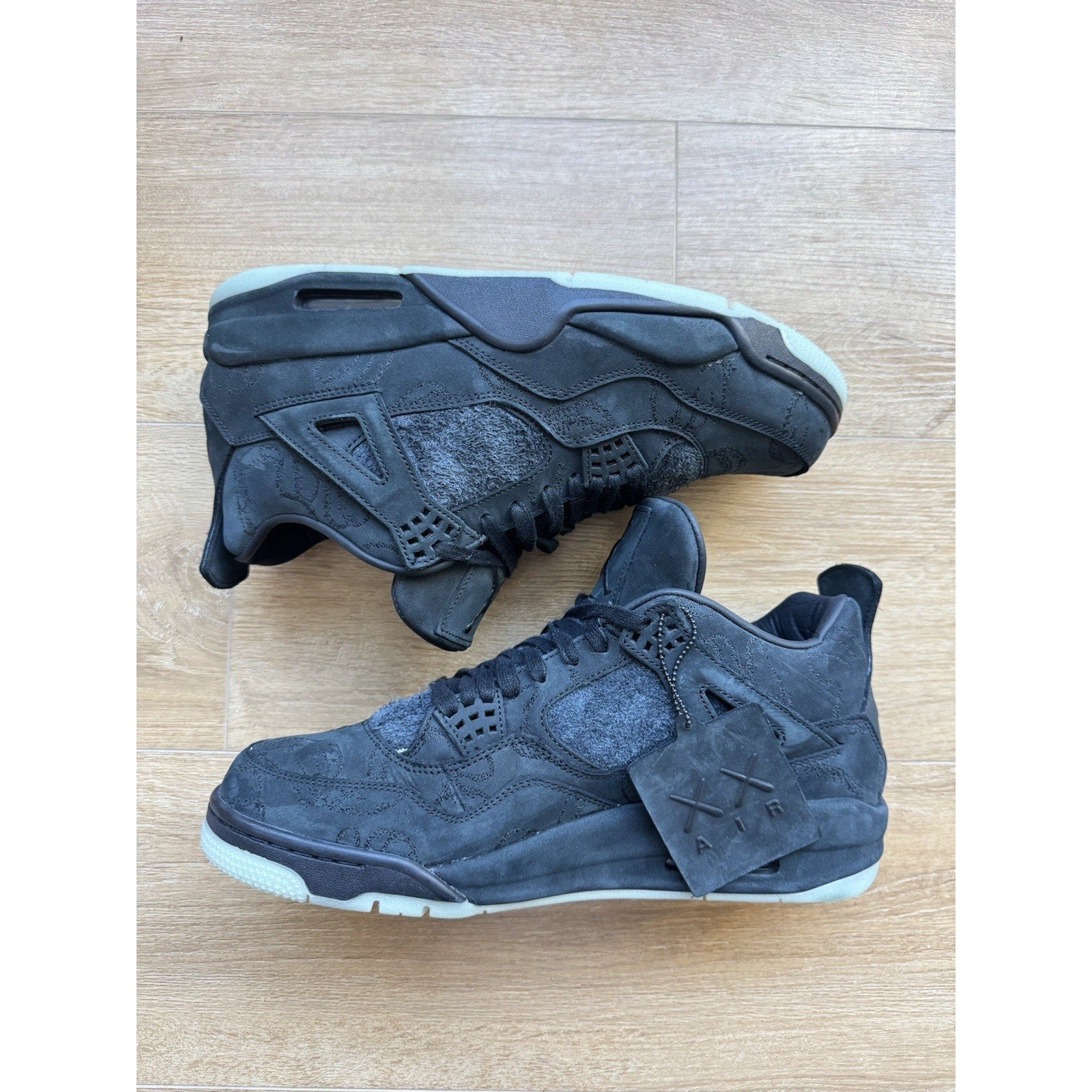 Jordan 4 Retro x KAWS Black 2017 - Size 11.5
