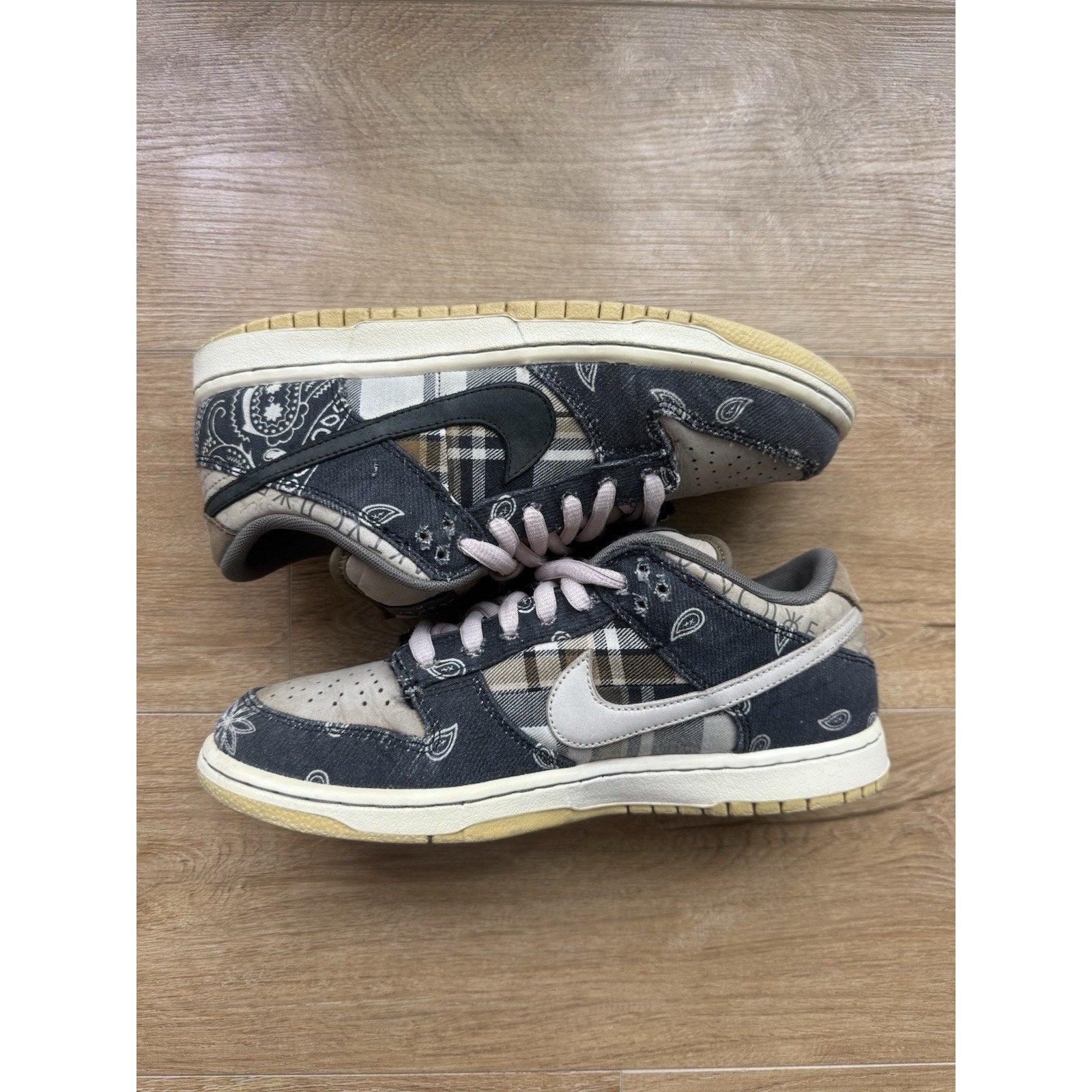 Nike Dunk SB Low Travis Scott - Size 8.5