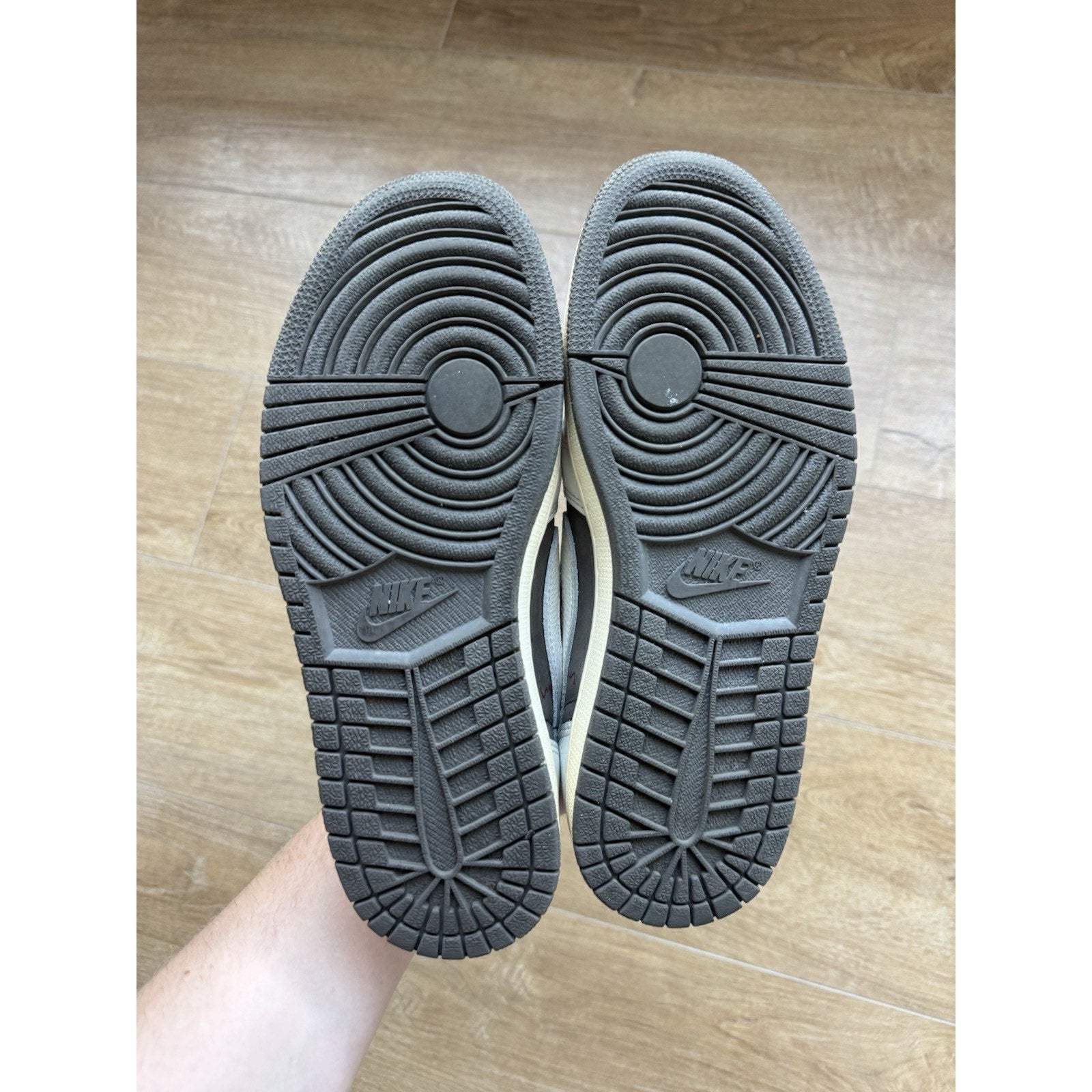 Jordan 1 Low OG x Travis Scott Reverse Mocha - Size 8