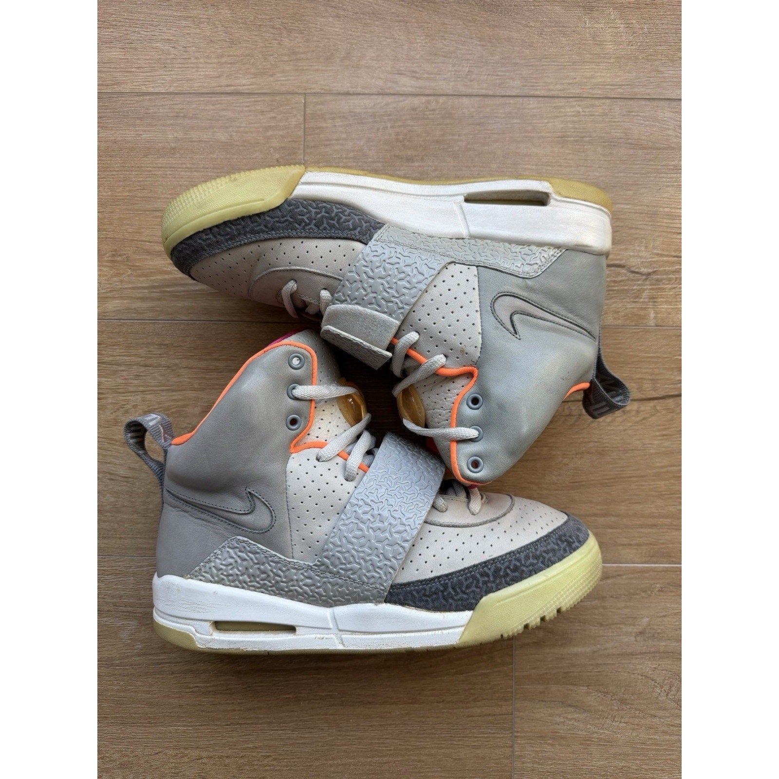 Nike Air Yeezy Zen 2009 Sample - Size 9 (Not Wearable Needs Restore)
