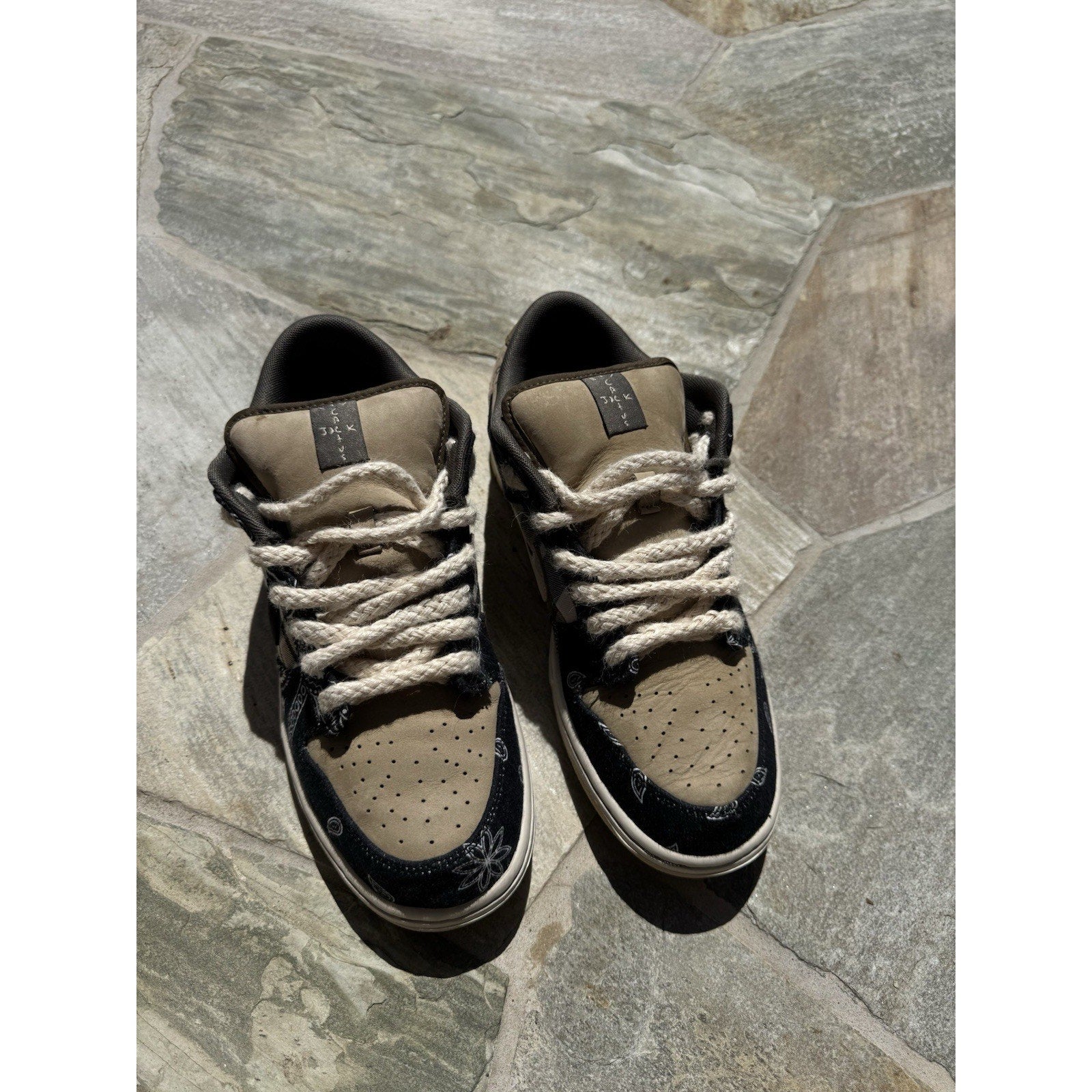 Nike Dunk Low Premium QS SB x Travis Scott Cactus Jack - Size 10.5