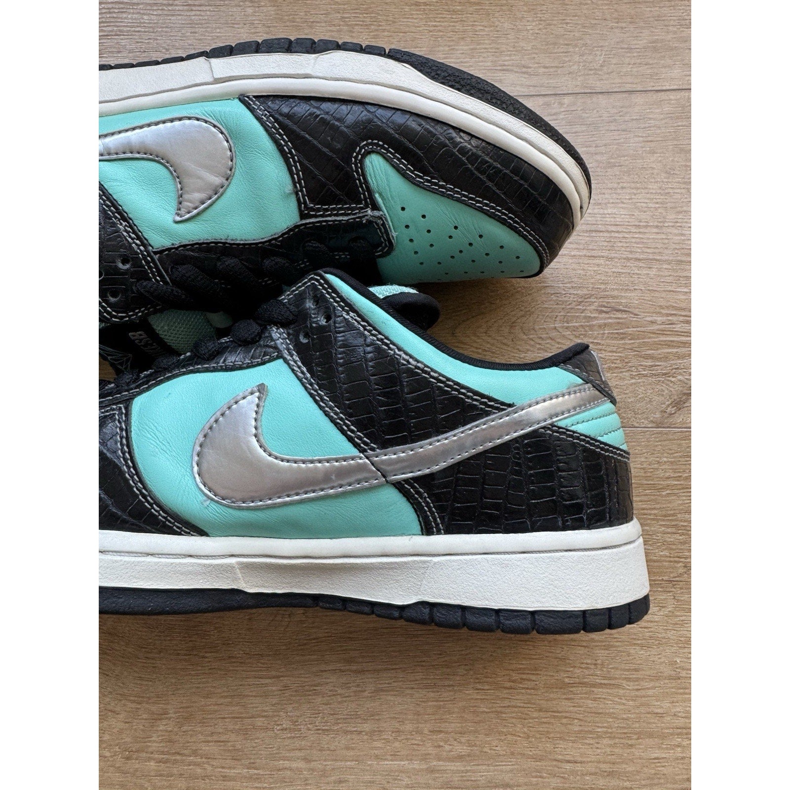 Nike SB Dunk Low Pro x Diamond Supply Co. Tiffany - Size 9