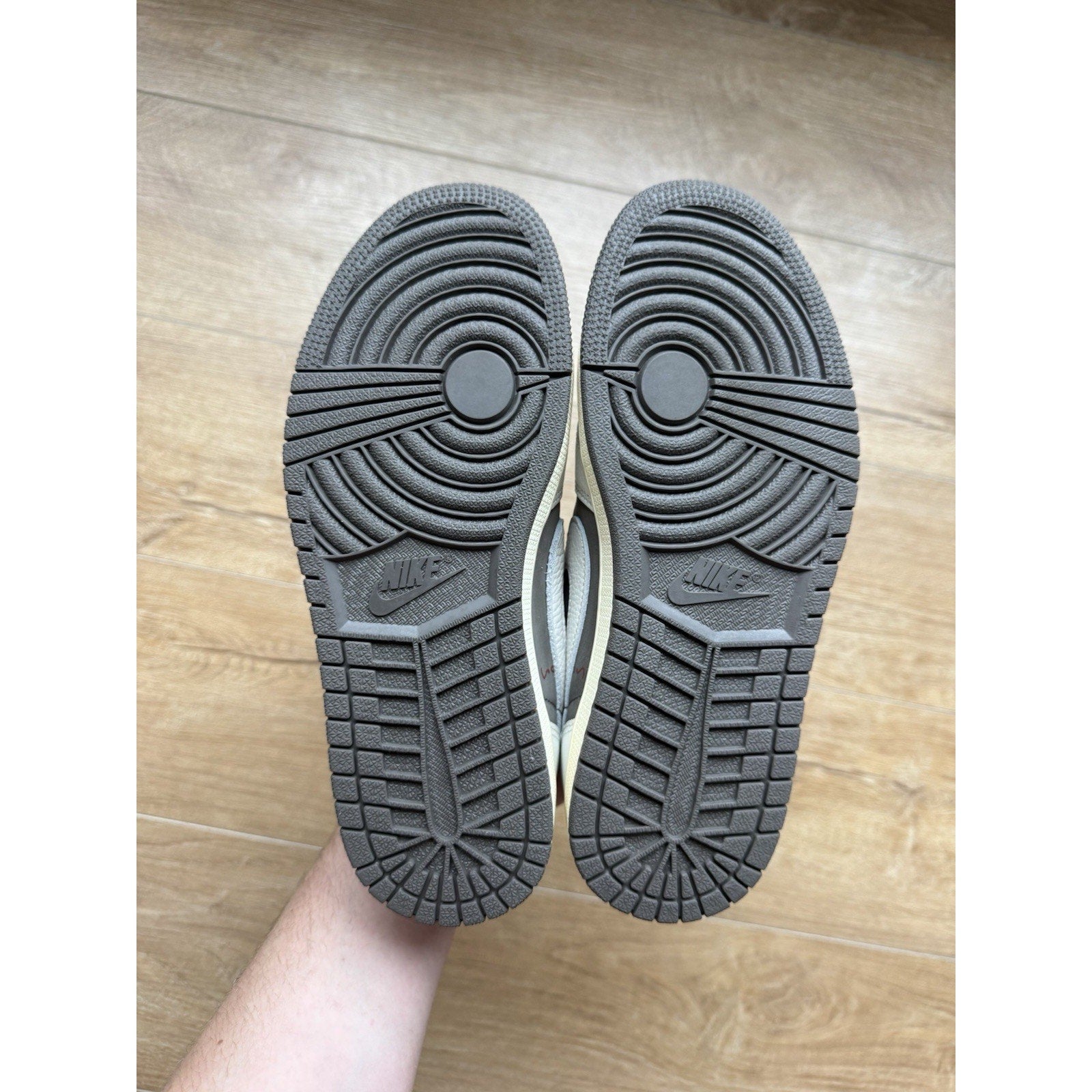 Jordan 1 Low OG x Travis Scott Reverse Mocha - Size 7.5