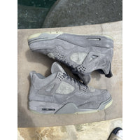 Jordan 4 Retro x KAWS Cool Grey 2017 - Size 8.5