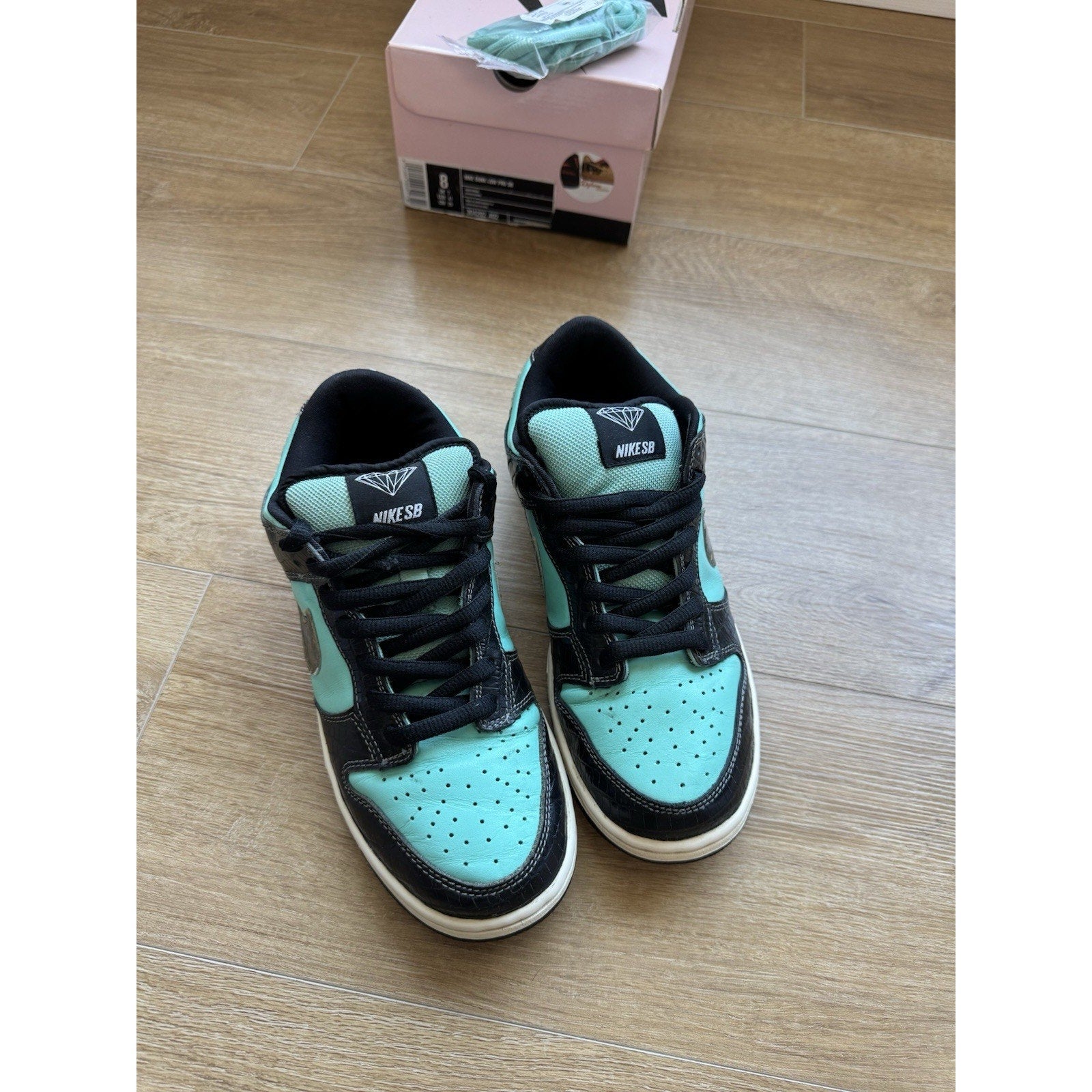 Nike SB Dunk Low Pro x Diamond Supply Co. Tiffany - Size 8