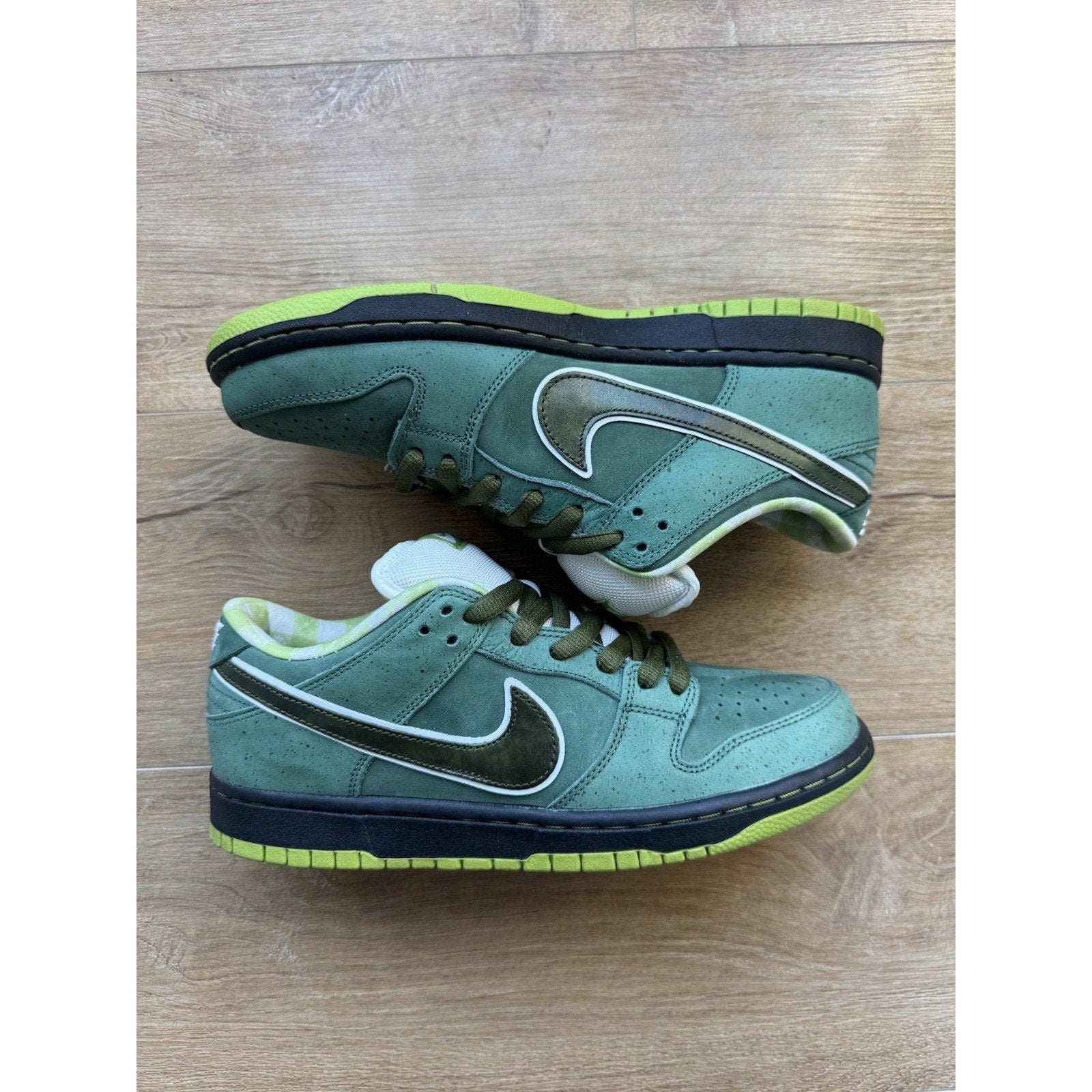 Concepts x Nike Dunk SB Special Box Low Green Lobster - Size 9