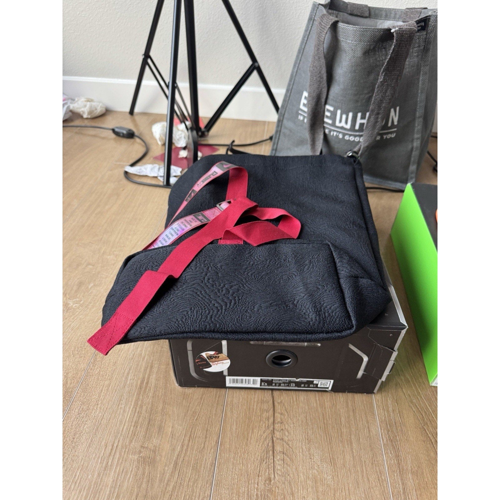 Nike Air Max 1 ‘87 Oregon PE 09/225’ - Size 8