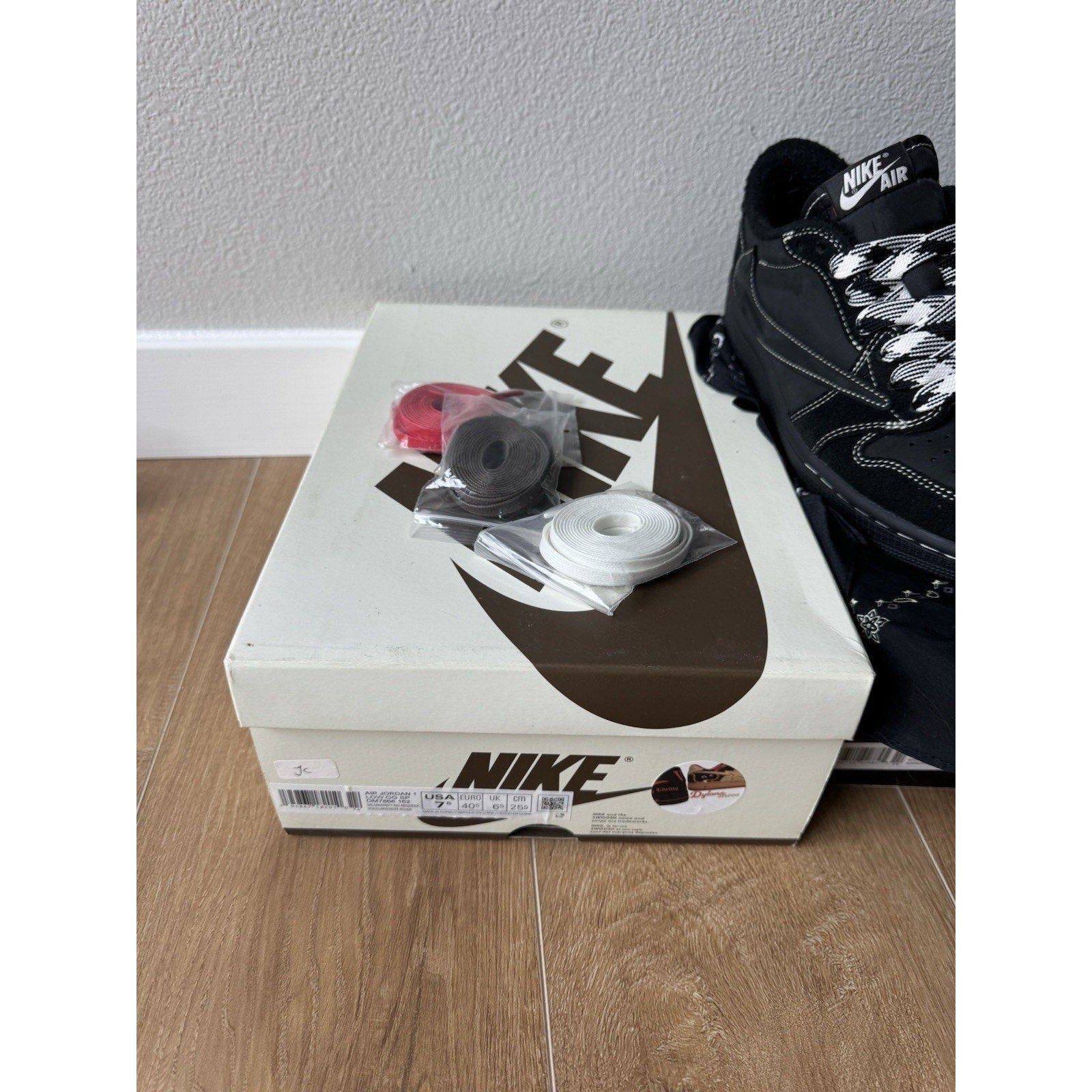 Jordan 1 Low OG x Travis Scott Reverse Mocha - Size 7.5