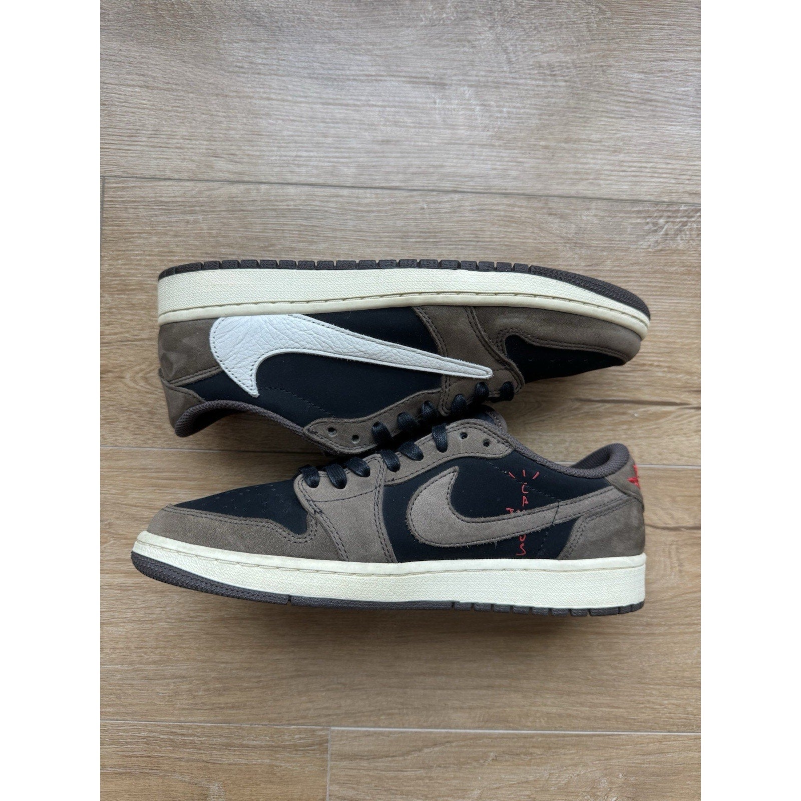 Travis Scott x Air Jordan 1 Retro OG SP Low Velvet Brown - Size 8.5