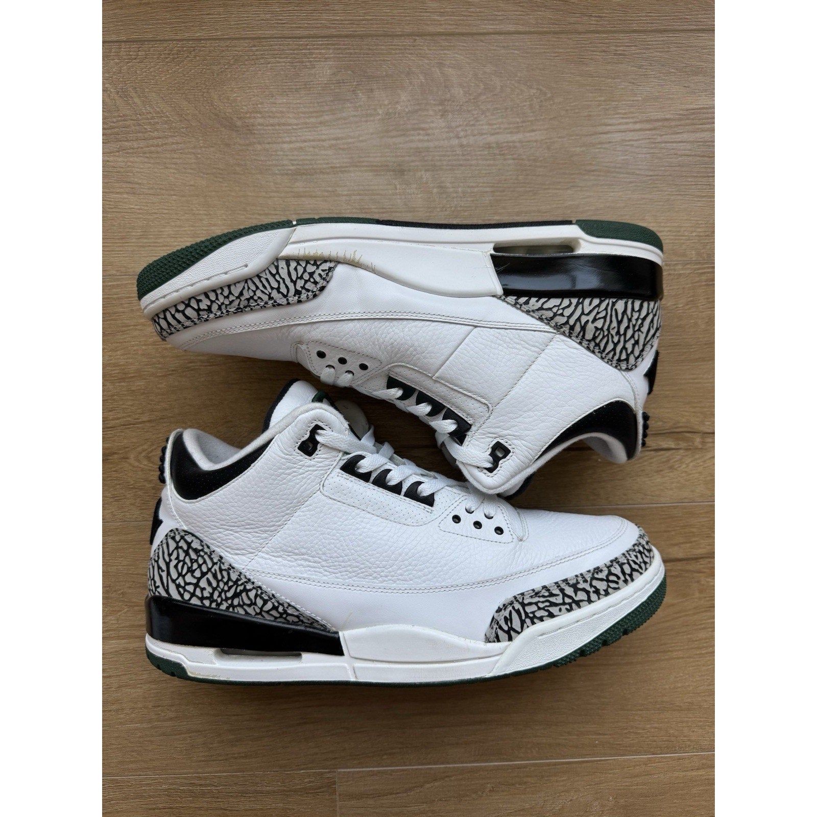 Jordan 3 ‘Oregon’ PE - Size 13 (Midsole Paint Flaws)