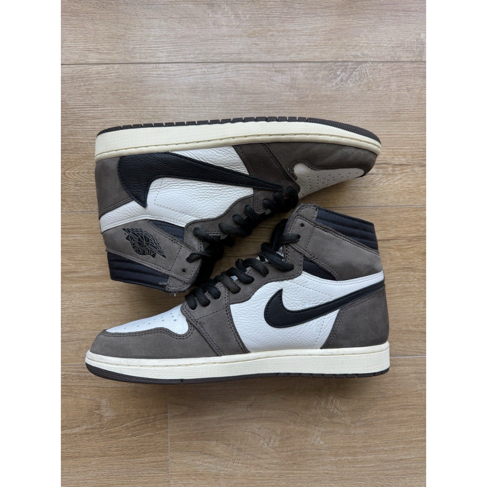 Jordan 1 Retro OG x Travis Scott High Mocha - Size 10