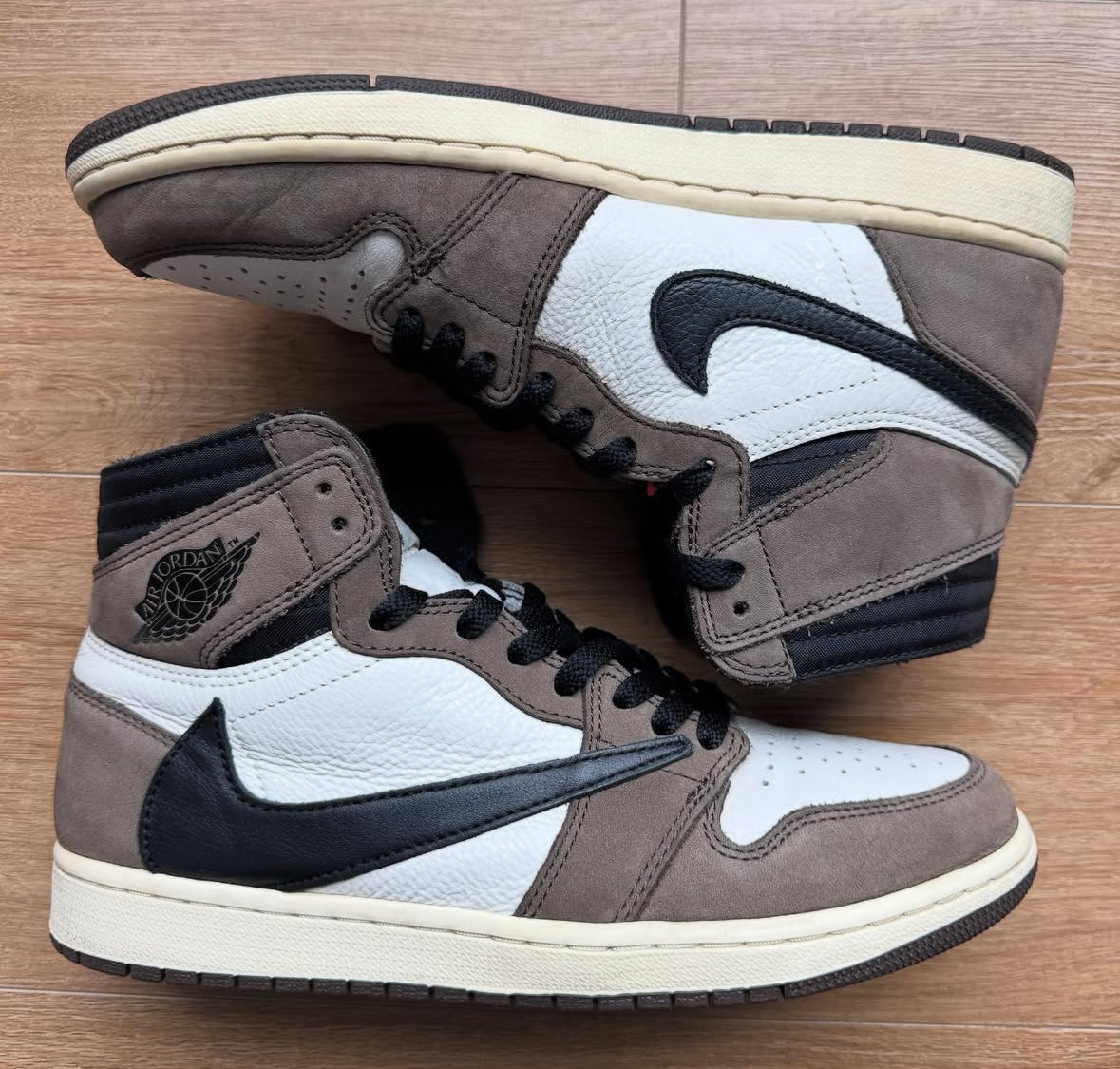 Jordan 1 Travis Mocha