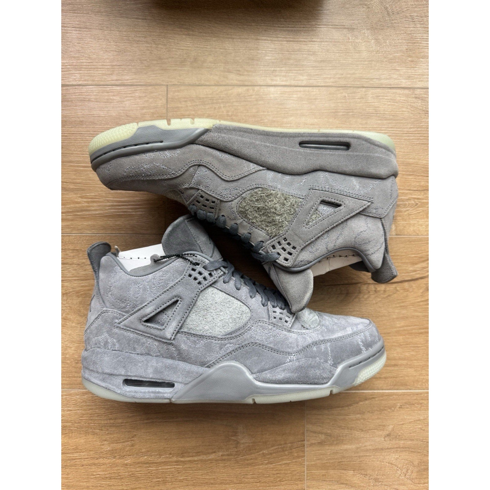 Jordan 4 Retro x KAWS Cool Grey 2017 - Size 10.5