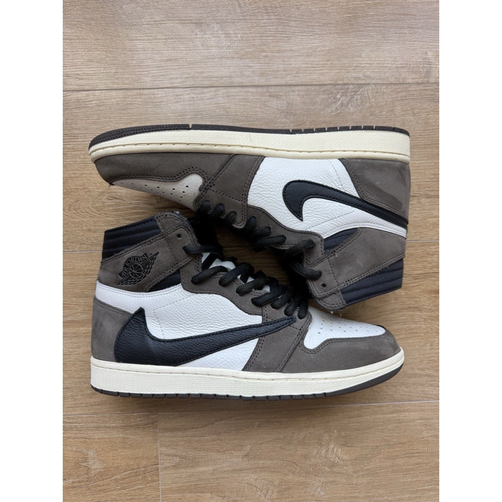 Jordan 1 Retro OG x Travis Scott High Mocha - Size 10