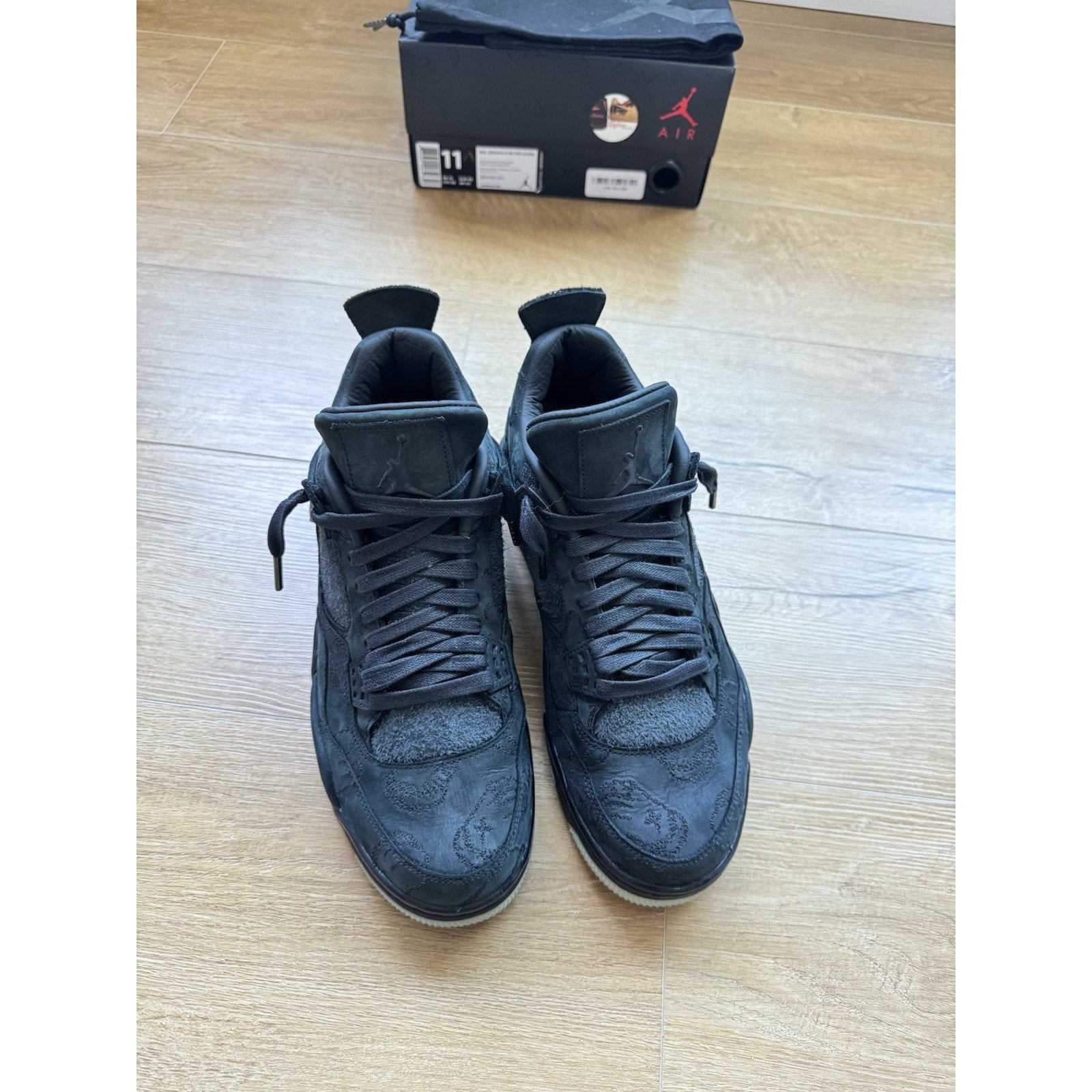 Jordan 4 Retro x KAWS Black 2017 - Size 11