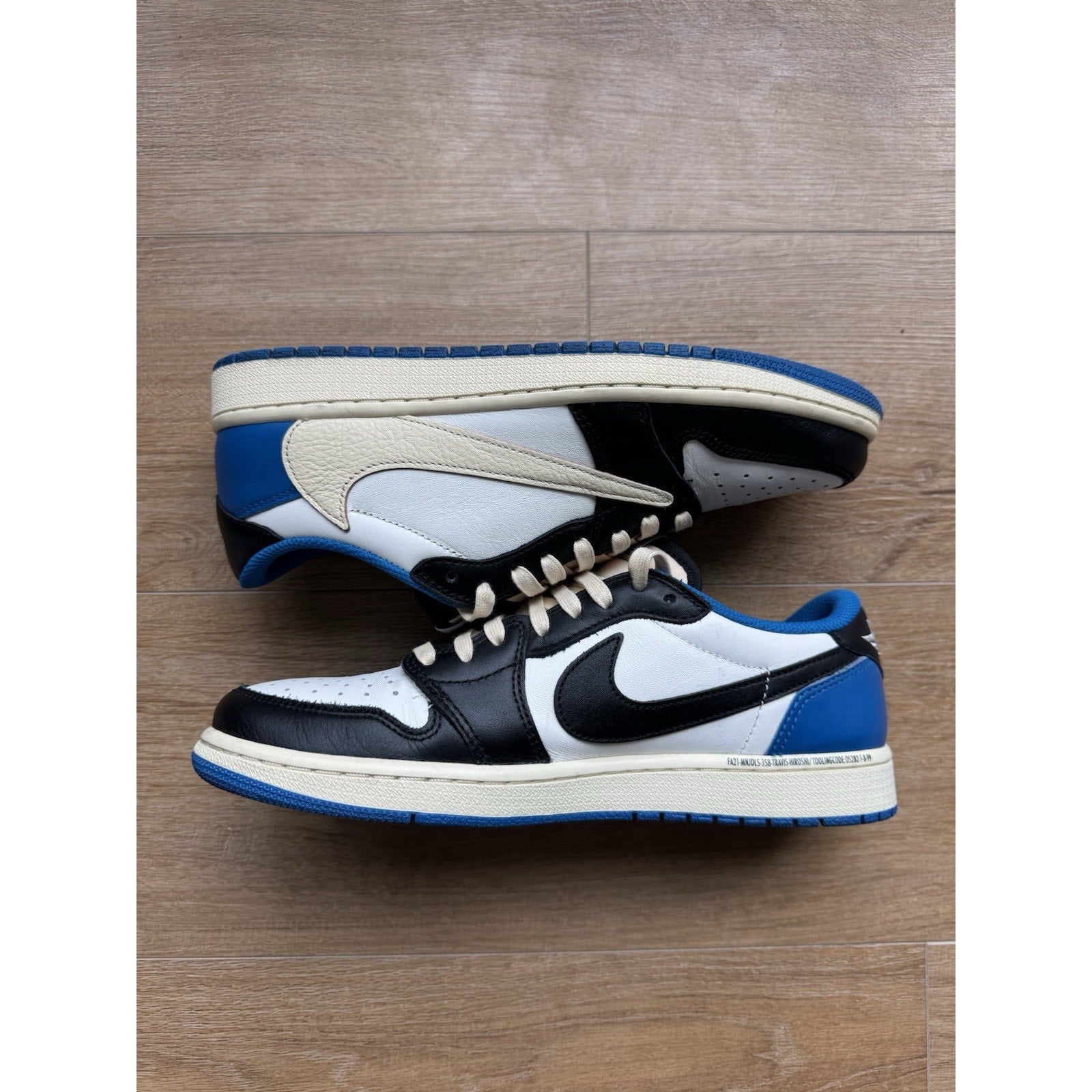 Jordan 1 Retro x Fragment Design x Travis Scott Low Blue - Size 9