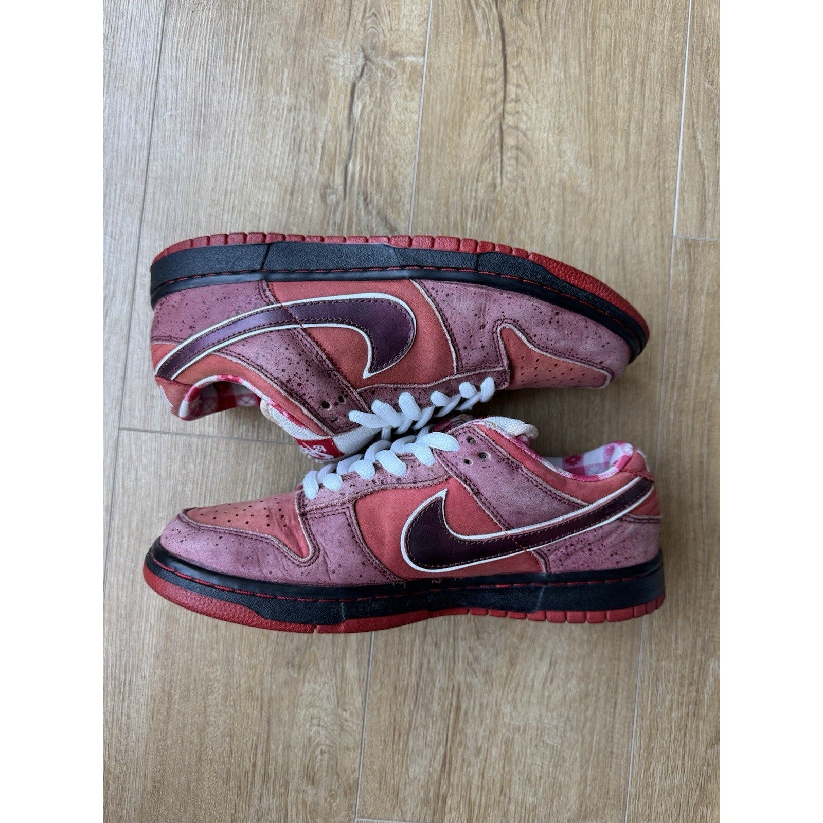 Nike Dunk Premium SB Low Lobster - Size 9