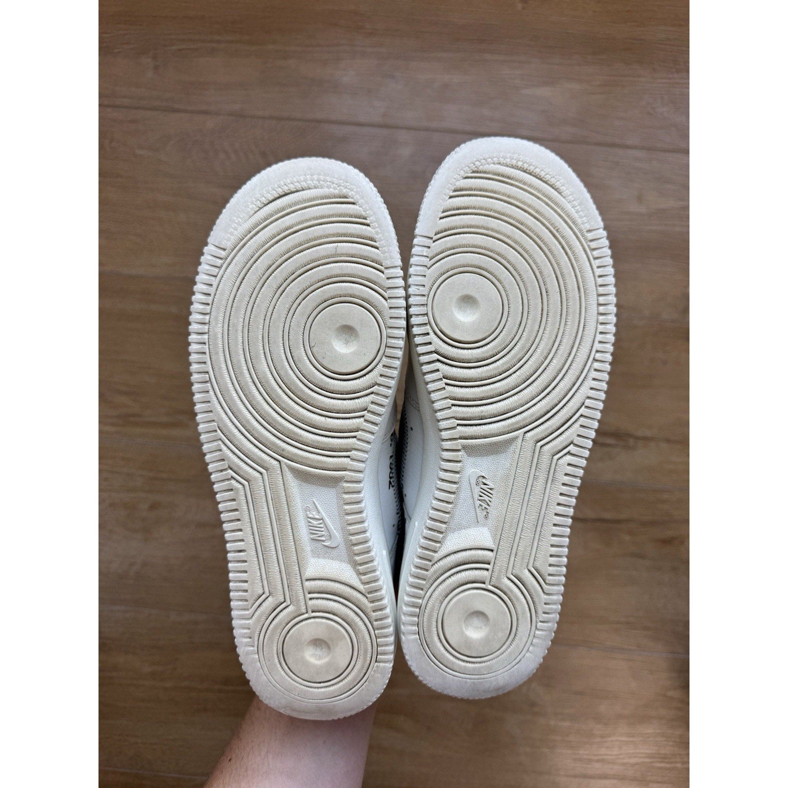 Off-White x Nike Air Force 1 ComplexCon Exclusive - Size 7