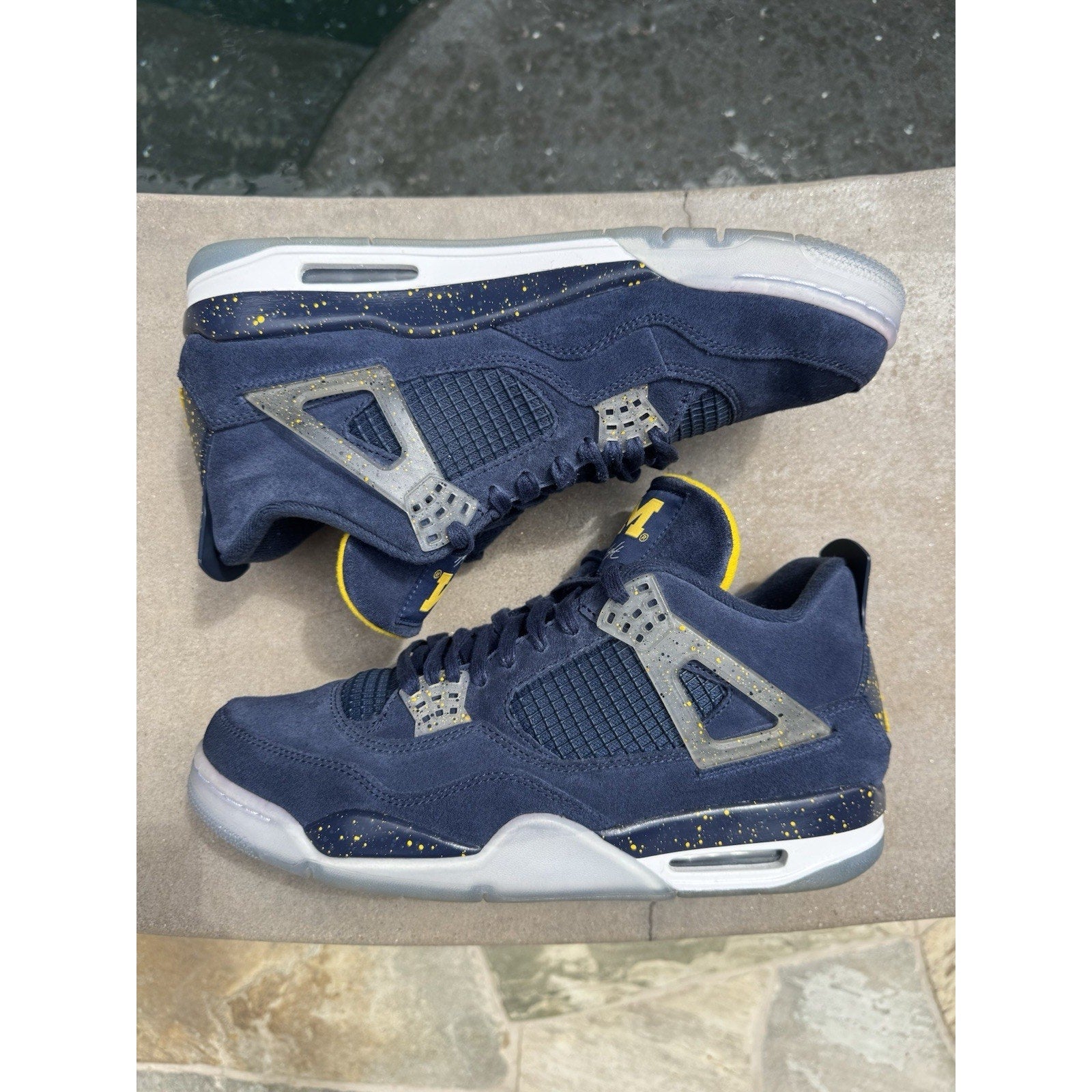 Air Jordan 4 Retro PE Michigan Wolverines - Size 11.5