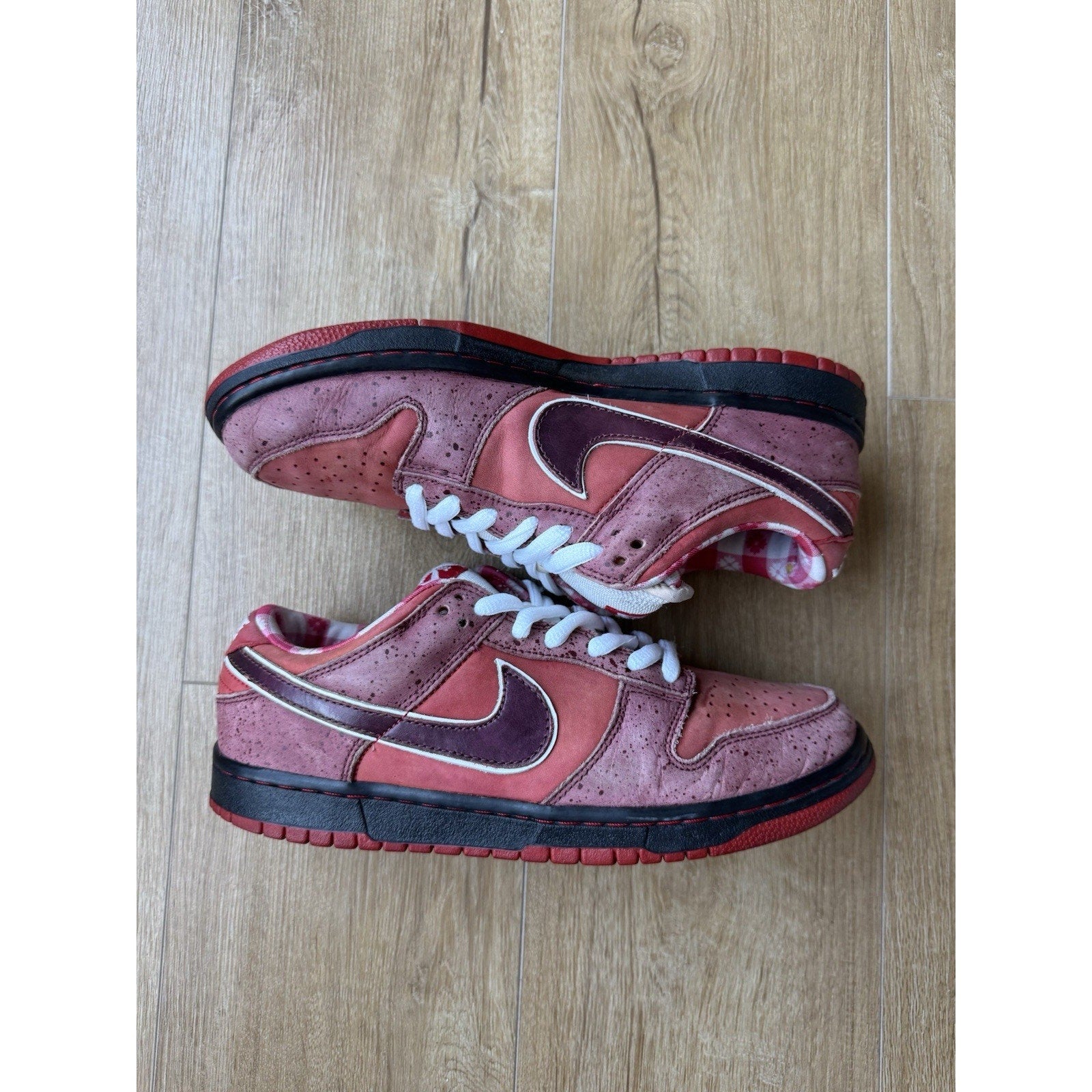 Nike Dunk Premium SB Low Lobster - Size 9