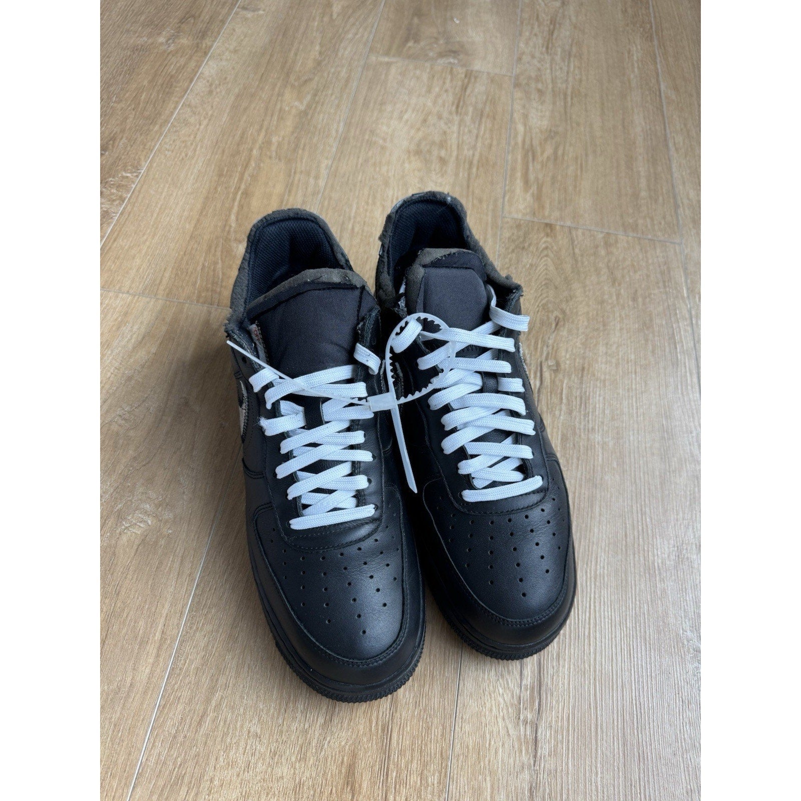 Off-White x Nike Air Force 1 '07 Low MoMA - Size 10.5