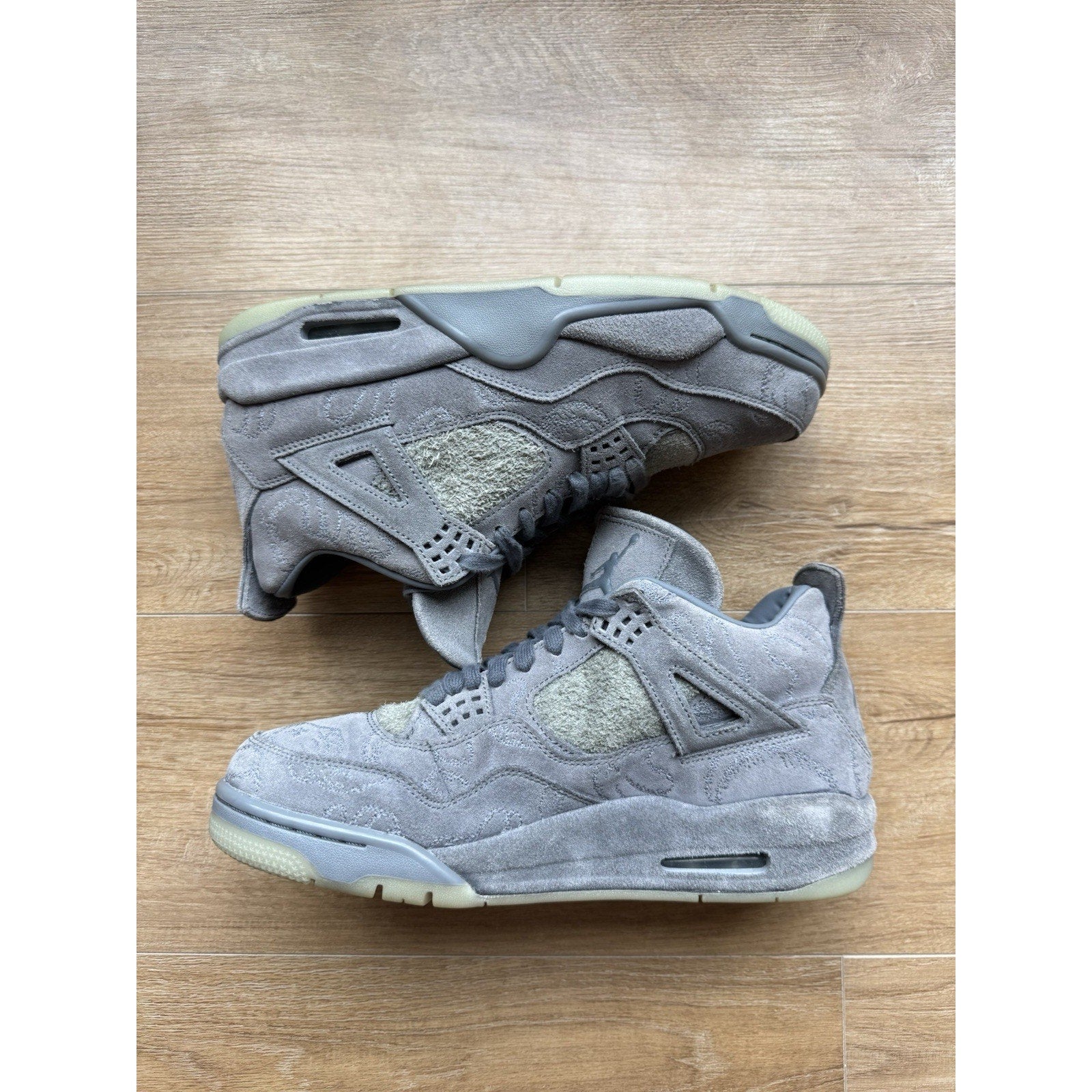 Jordan 4 Retro x KAWS Cool Grey 2017 - Size 9.5