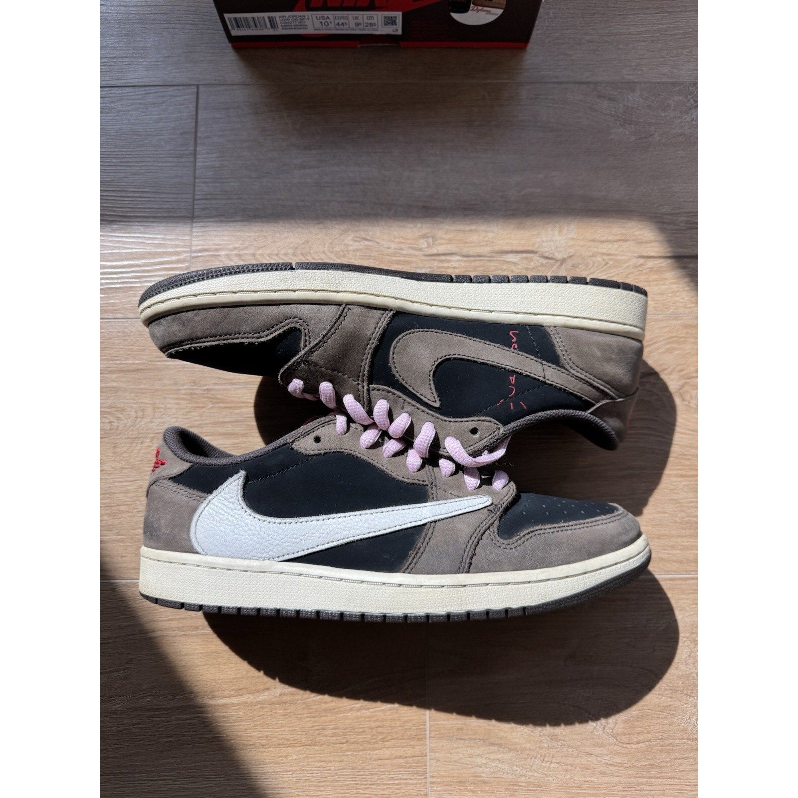 Jordan 1 x Travis Scott Low Mocha - Size 10
