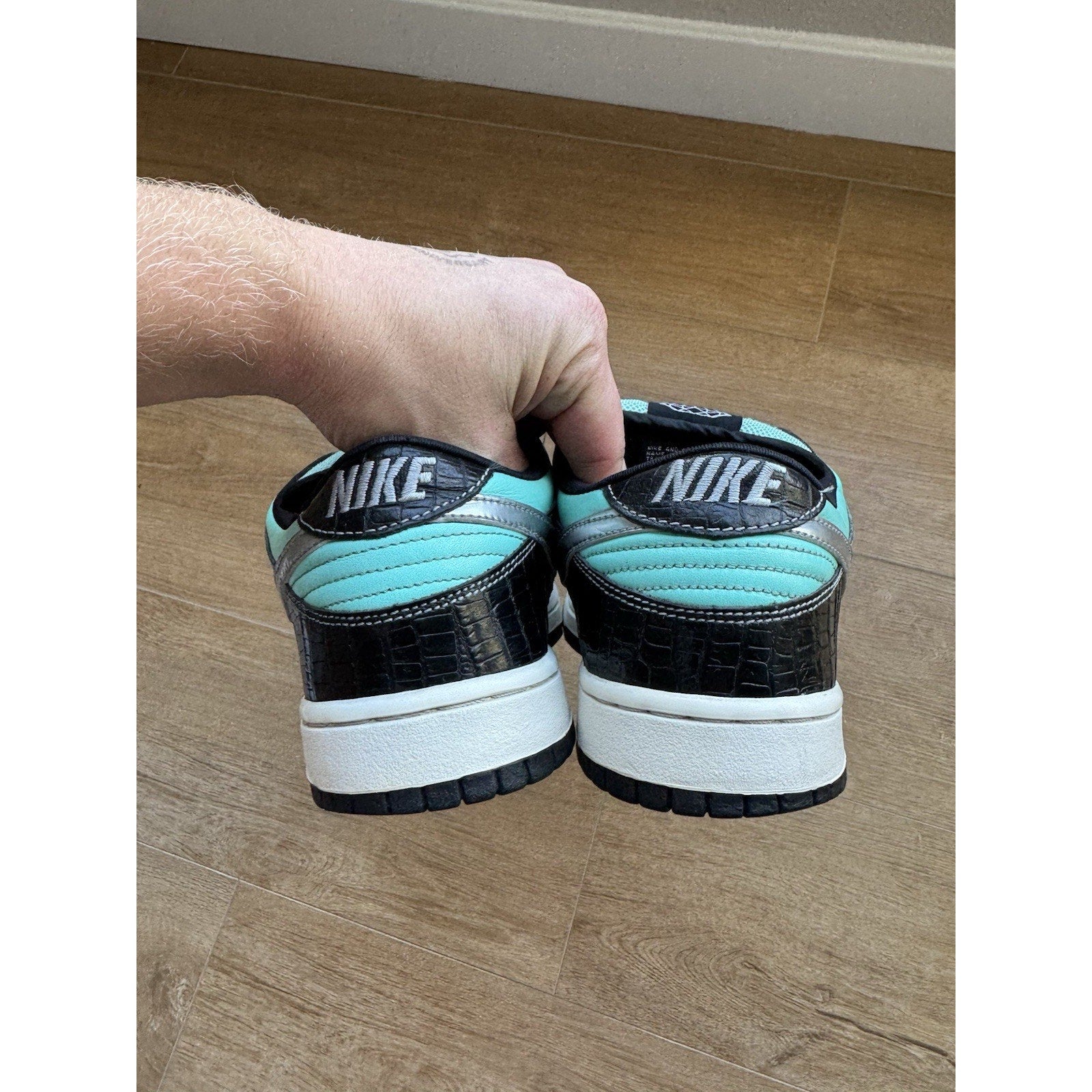 Nike SB Dunk Low Pro x Diamond Supply Co. Tiffany - Size 9